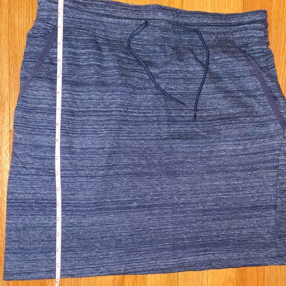Columbia blue skirt size medium no slit, super comfortable with tie - Picture 4 of 5